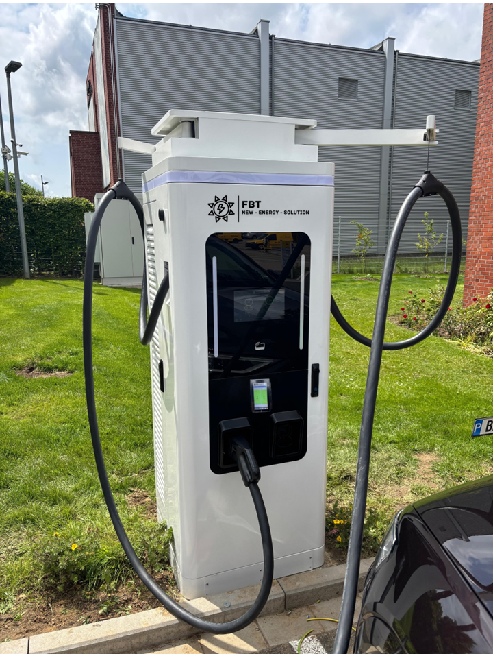 Supercharger 60-300 KW / DC Ladestation / Schnellladegerät / Eichrechtskonform