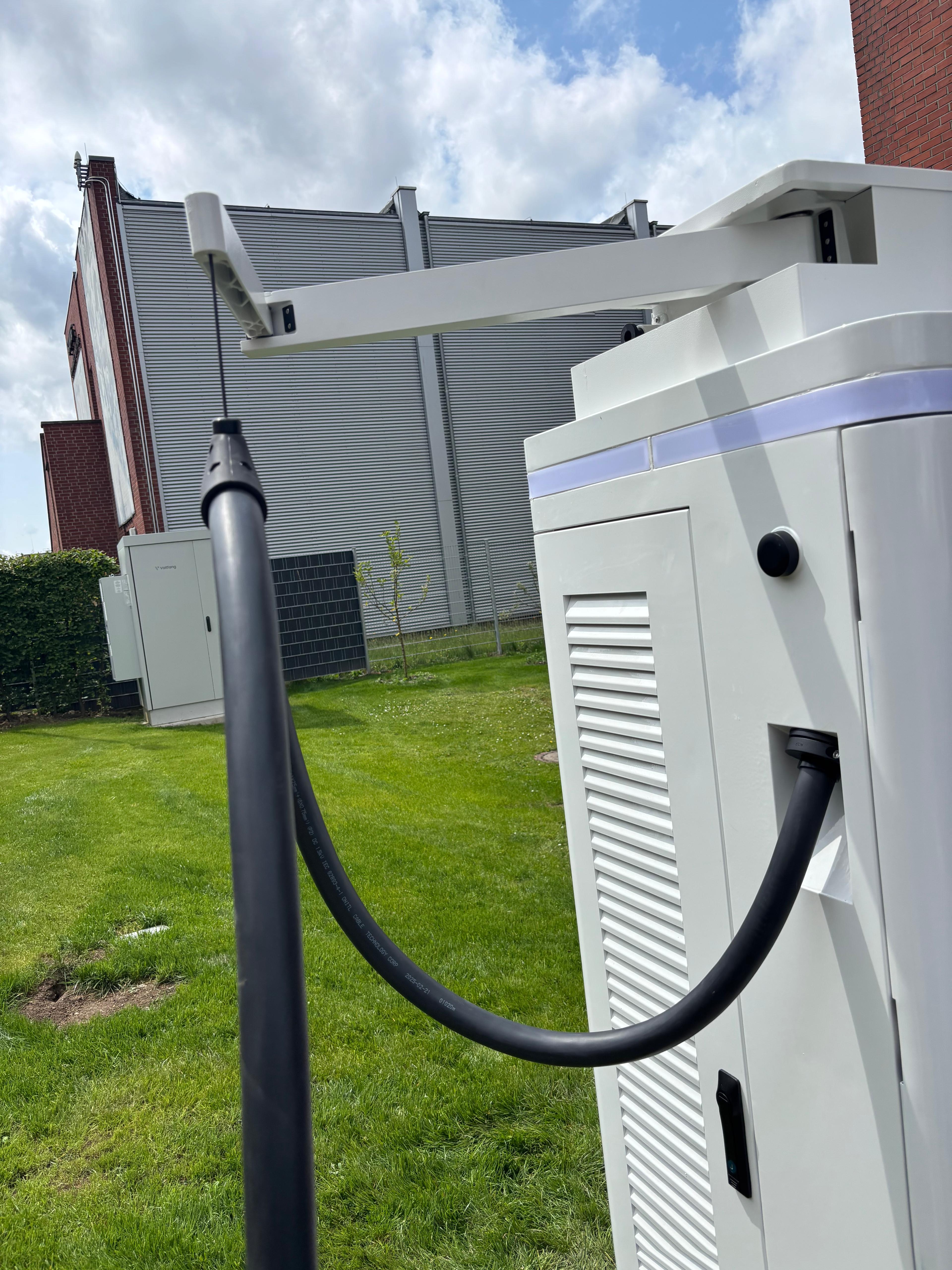 Supercharger 60-300 KW / DC Ladestation / Schnellladegerät / Eichrechtskonform