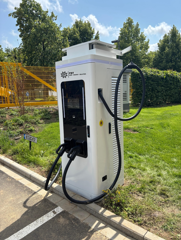 Supercharger 60-300 KW / PRO-LINE / DC Ladestation / Schnellladegerät / Eichrechtskonform