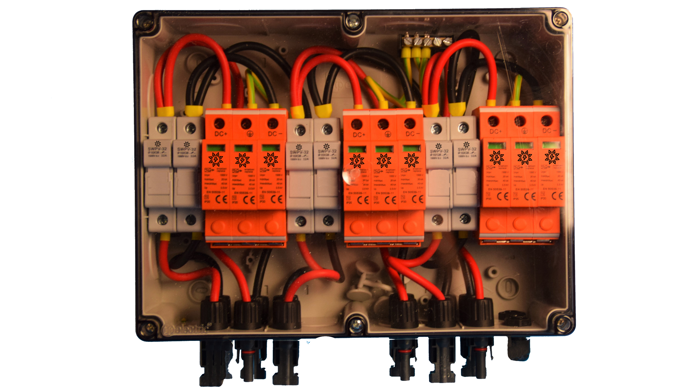 SOLAR GENERATOR-ANSCHLUSSKASTEN / DC 3-STRING / Inkl. Vorsicherung / T1+T2 / T2 / MC 4-Steckvariante / ÜBERSPANNUNGSSCHUTZ