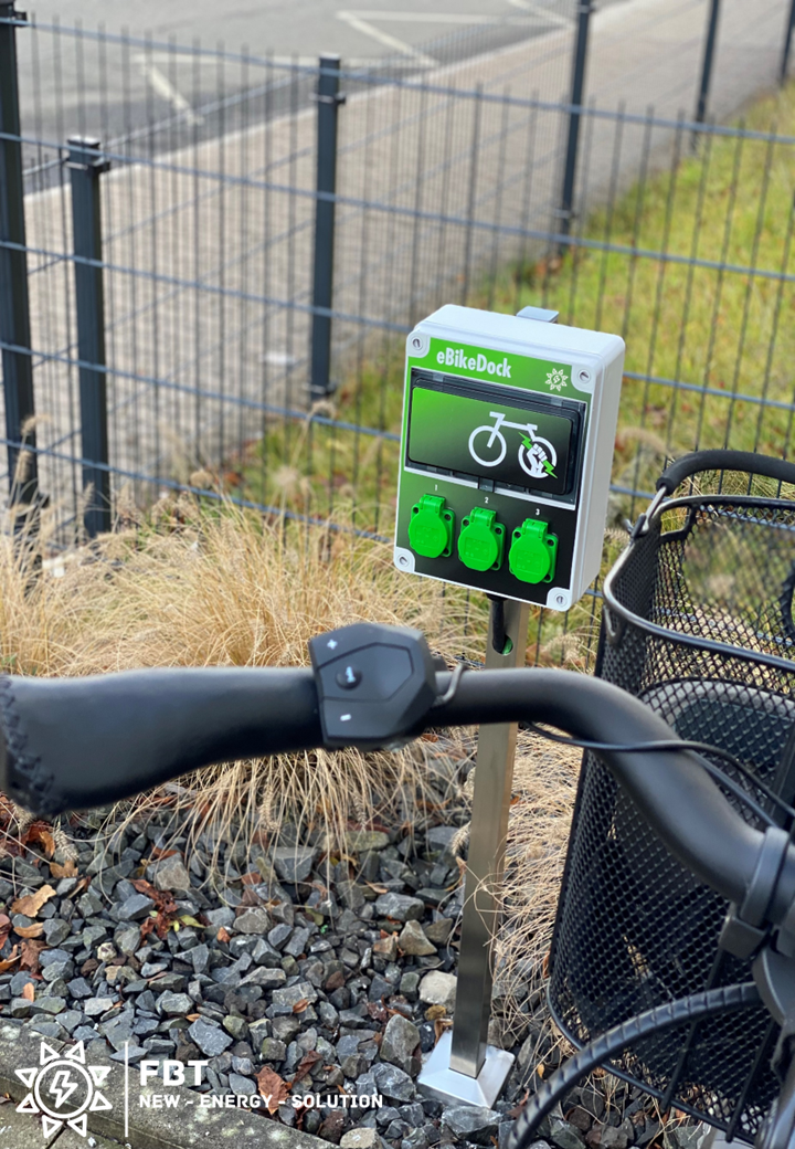 E-Bike Ladegerät / eBikeDock-COUNT / 3 Ladeplätze / MID-Geeichte Zähler / -  Made in Germany