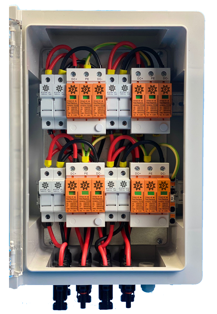 SOLAR GENERATOR-ANSCHLUSSKASTEN / DC 4-STRING / Inkl. Vorsicherung / T1+T2 / T2 / MC 4-Steckvariante / ÜBERSPANNUNGSSCHUTZ