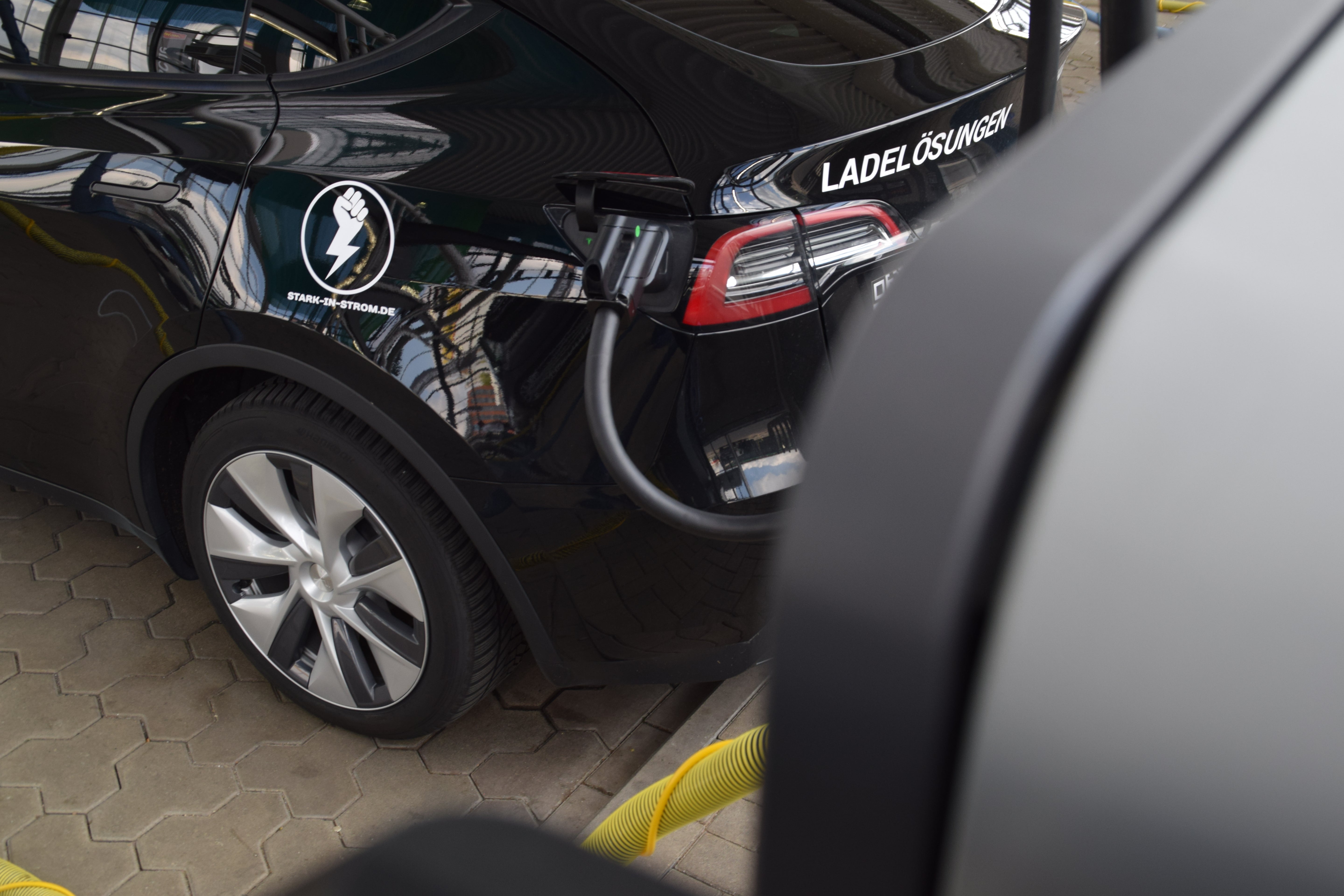 Supercharger 600 KW / DC-Split Charger 360-600 KW / Eichrechtskonform