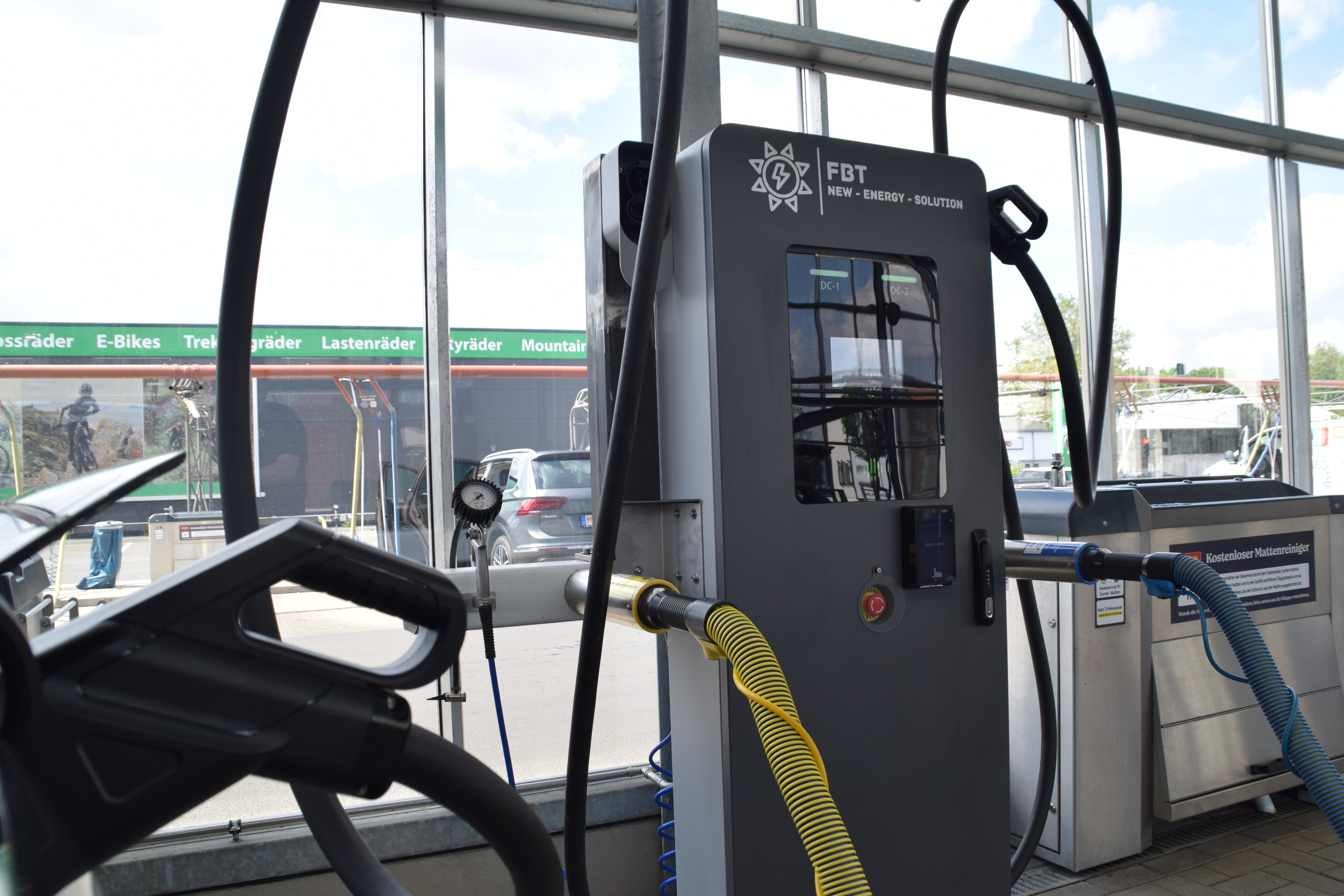 Supercharger 600 KW / DC-Split Charger 360-600 KW / Eichrechtskonform